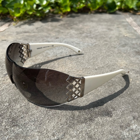Versace Oversized White Sunglasses Lattice Hardware w/ Case 
MOD 4158314/11115 main image 10